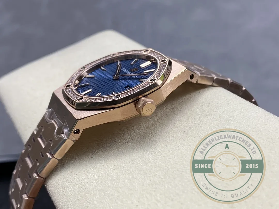 Replica Audemars Piguet Royal Oak Series 67651OR.ZZ.1261OR.02 33mm - Swiss-Made Clone Watch
