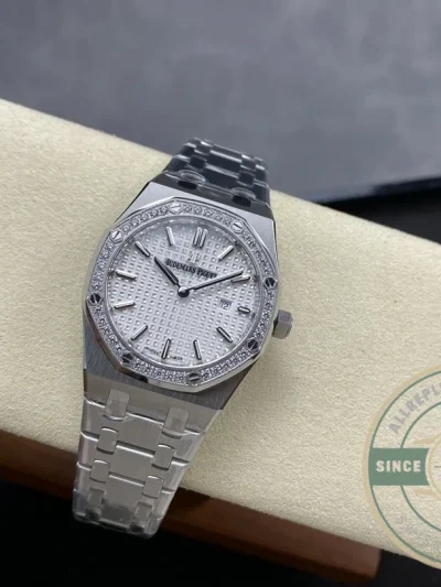 Replica Audemars Piguet Royal Oak Series 67651ST.ZZ.1261ST.01 33mm - 1:1 Swiss Replica Watch