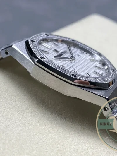 Replica Audemars Piguet Royal Oak Series 67651ST.ZZ.1261ST.01 33mm - Affordable Super Clone Watch