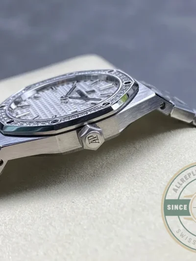 Replica Audemars Piguet Royal Oak Series 67651ST.ZZ.1261ST.01 33mm - Swiss-Made Clone Watch