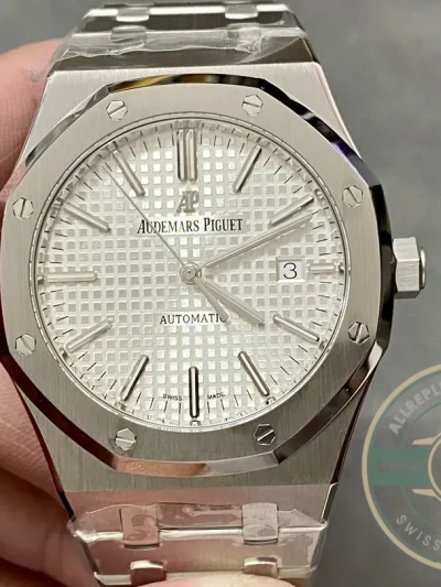 Replica Audemars Piguet Royal Oak White Dial 15400ST.OO.1220ST.02 - Top-Tier Swiss Replica Watch