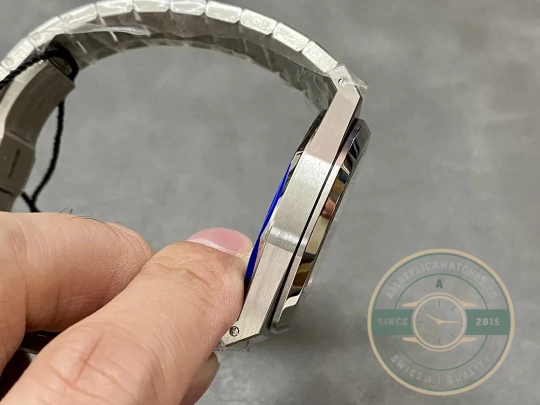 Replica Audemars Piguet Royal Oak White Dial 15400ST.OO.1220ST.02 - Factory Super Clone Watch