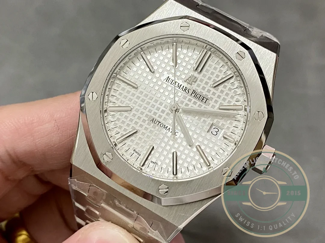 Replica Audemars Piguet Royal Oak White Dial 15400ST.OO.1220ST.02 - Affordable Luxury Replica Timepiece