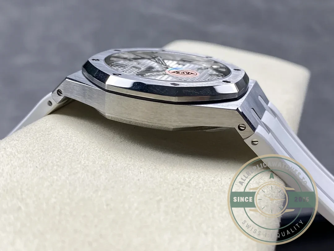 Replica Audemars Piguet Royal Oak White Dial, Rubber 15500ST.OO.1220ST.04 - 1:1 Swiss Replica Watch