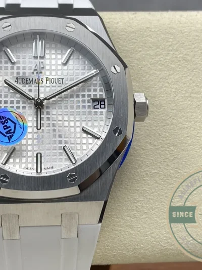Replica Audemars Piguet Royal Oak White Dial, Rubber 15500ST.OO.1220ST.04 - Budget Luxury Replica Watch