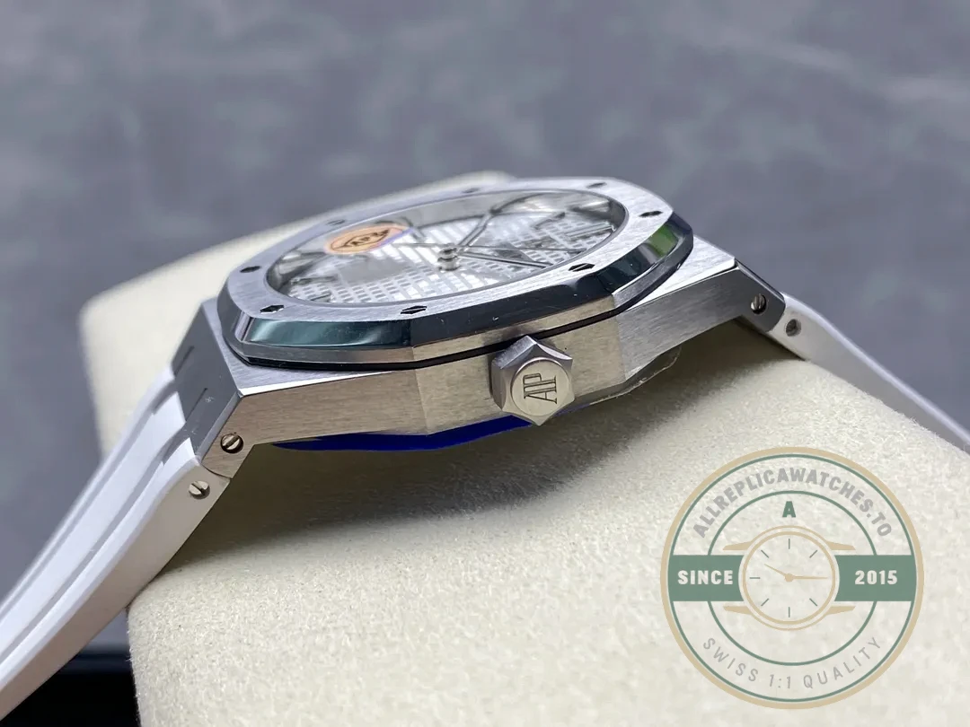 Replica Audemars Piguet Royal Oak White Dial, Rubber 15500ST.OO.1220ST.04 - Best Quality Replica Watch