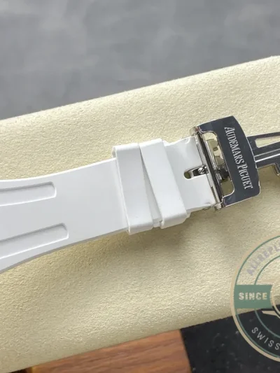 Replica Audemars Piguet Royal Oak White Dial, Rubber 15500ST.OO.1220ST.04 - 1:1 Swiss Replica Watch