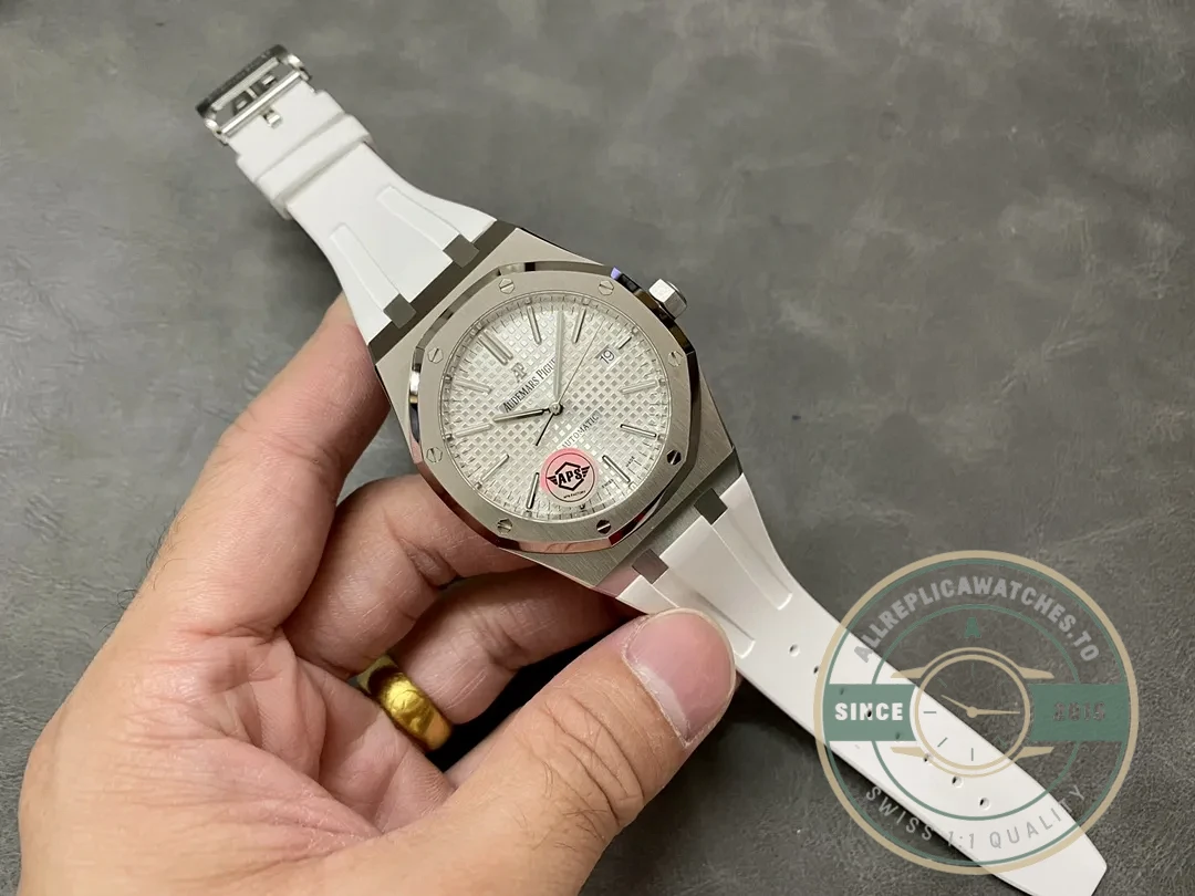 Replica Audemars Piguet Royal Oak White Rubber 15400ST.OO.1220ST.02 - Best Quality Replica Watch