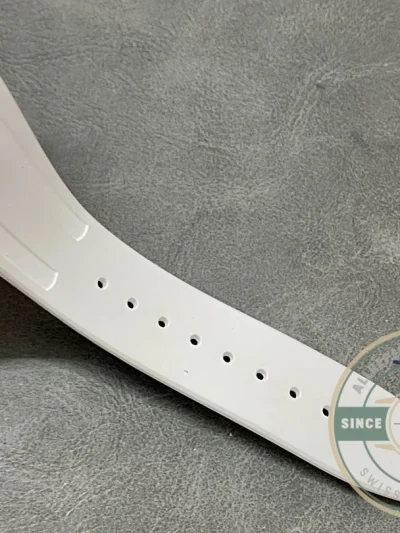 Replica Audemars Piguet Royal Oak White Rubber 15400ST.OO.1220ST.02 - Best Quality Replica Watch