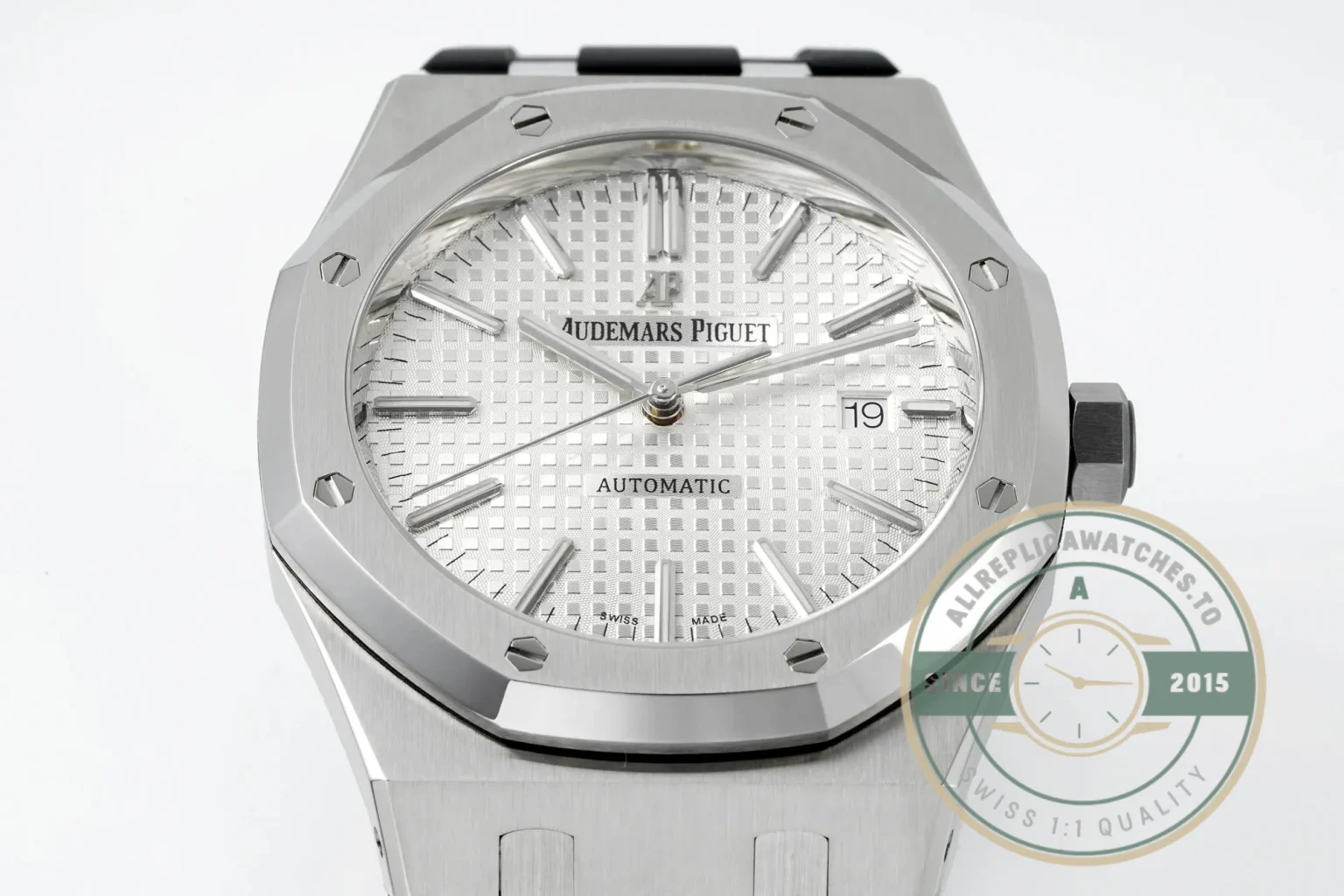 Replica Audemars Piguet Royal Oak White, Rubber 15400ST.OO.1220ST.02 - Best Quality Replica Watch