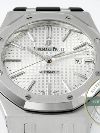 Replica Audemars Piguet Royal Oak White, Rubber 15400ST.OO.1220ST.02 - Best Quality Replica Watch