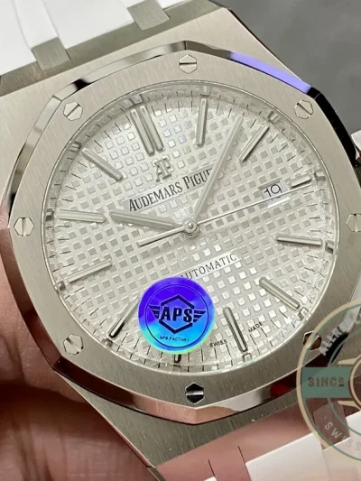 Replica Audemars Piguet Royal Oak White Rubber 15400ST.OO.1220ST.02 - Budget Luxury Replica Watch