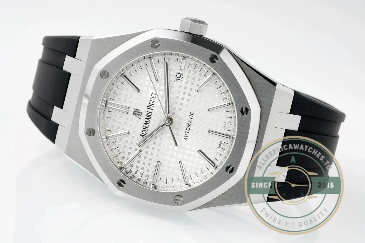 Replica Audemars Piguet Royal Oak White, Rubber 15400ST.OO.1220ST.02 - High-Grade Replica Watch