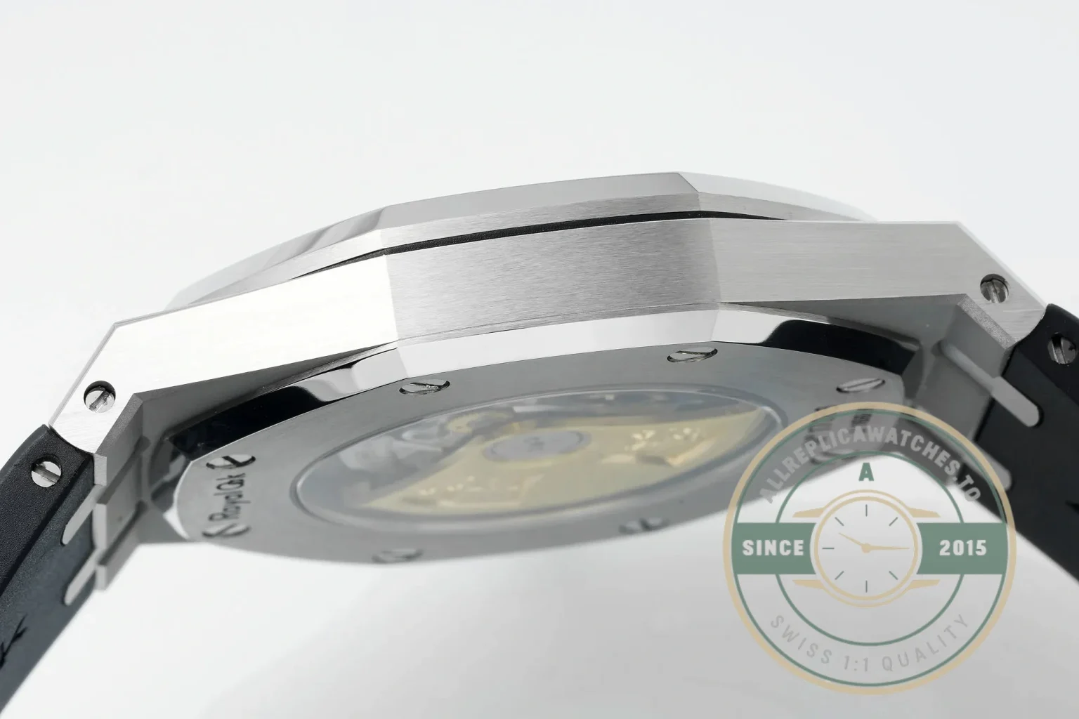 Replica Audemars Piguet Royal Oak White, Rubber 15400ST.OO.1220ST.02 - Affordable Luxury Replica Timepiece