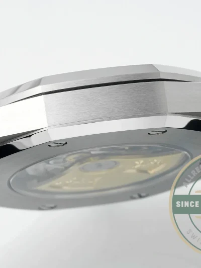 Replica Audemars Piguet Royal Oak White, Rubber 15400ST.OO.1220ST.02 - Affordable Luxury Replica Timepiece