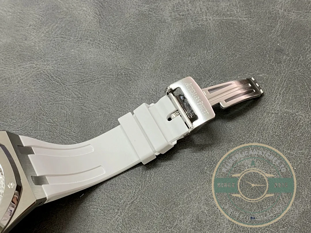 Replica Audemars Piguet Royal Oak White Rubber 15400ST.OO.1220ST.02 - High-Grade Replica Watch