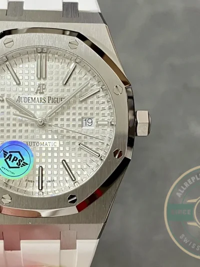 Replica Audemars Piguet Royal Oak White Rubber 15400ST.OO.1220ST.02 - Best Quality Replica Watch
