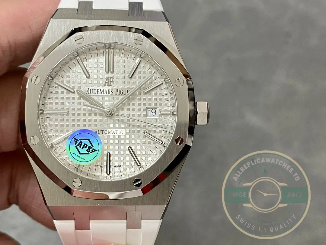 Replica Audemars Piguet Royal Oak White Rubber 15400ST.OO.1220ST.02 - Best Quality Replica Watch