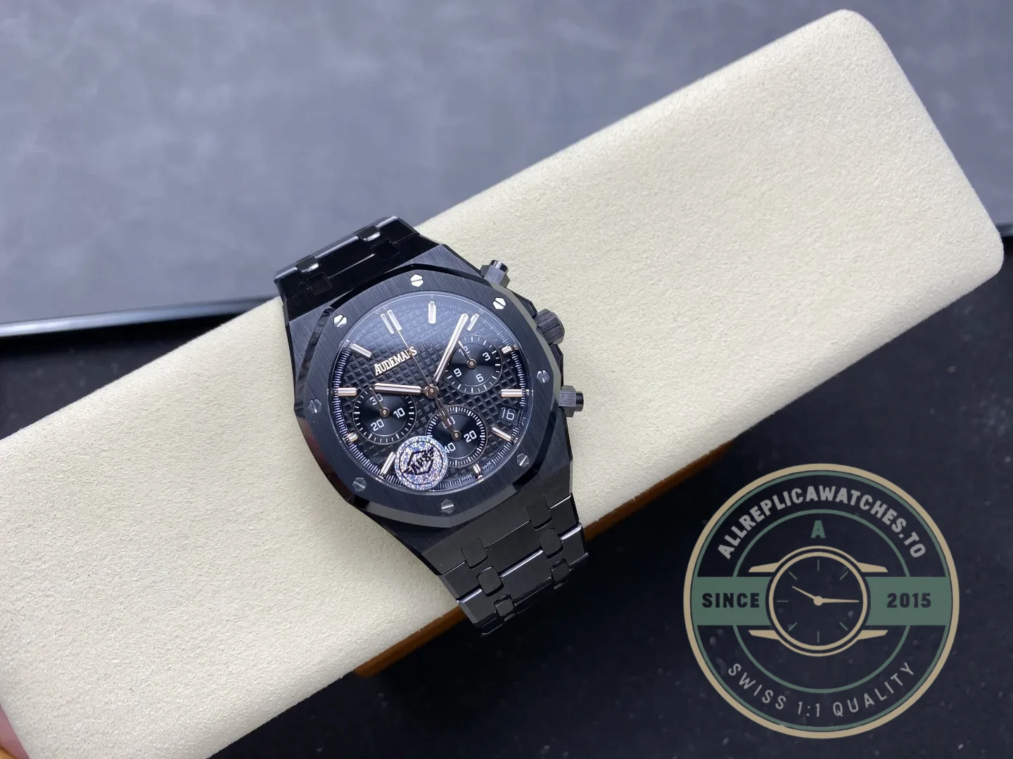 Replica Audemars Piguet Royal Oak series 26240CE.OO.1225CE.02 - Top-Tier Swiss Replica Watch