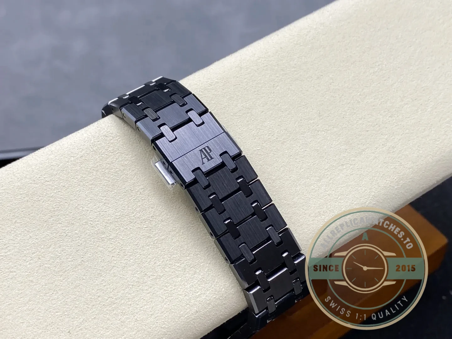 Replica Audemars Piguet Royal Oak series 26240CE.OO.1225CE.02 - Affordable Super Clone Watch