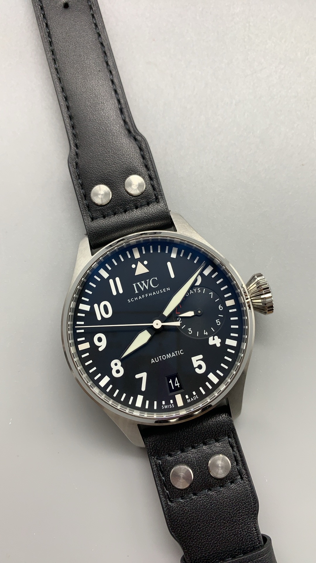Forty-six millimetres of stainless steel, the full-size Big Pilot footprint