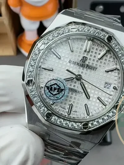 Superclone Audemars Piguet Royal Oak series 15451ST.ZZ.D011CR.01 37mm - High-Grade Replica Watch