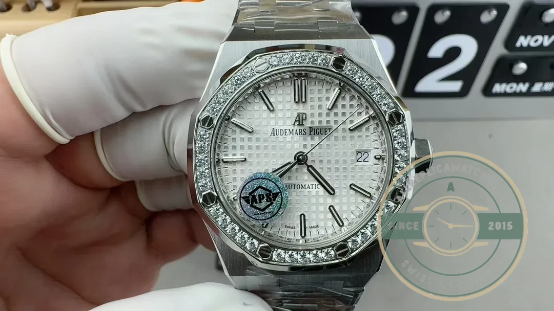 Superclone Audemars Piguet Royal Oak series 15451ST.ZZ.D011CR.01 37mm - 1:1 Swiss Replica Watch