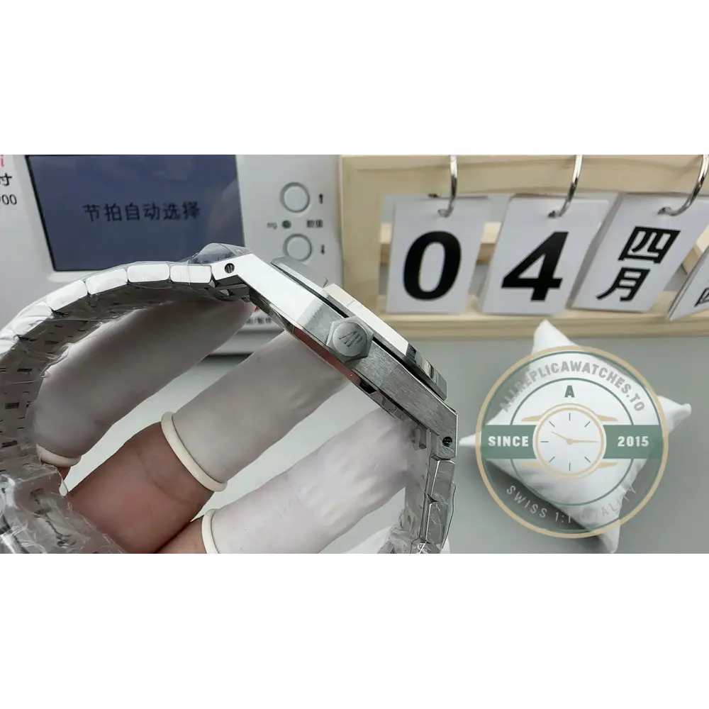 Superclone Audemars Piguet Royal Oak series 15454BC.GG.1259BC.01 37mm - Best Quality Replica Watch