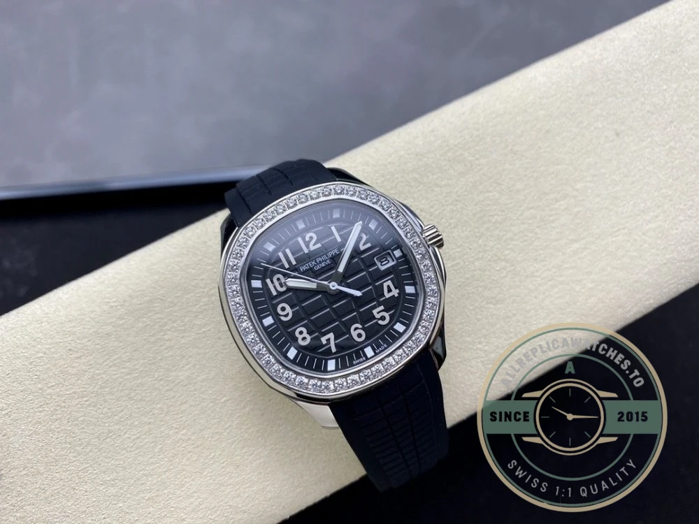 Replica Aquanaut 5267/200A-001 Patek Philippe Luce 35.6 mm, Steel - Budget Luxury Replica Watch