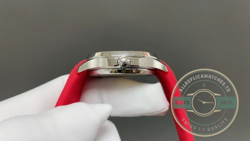 Replica Aquanaut 5267/200A-011 Patek Philippe Luce 38.8 mm, Steel, Red Dial - Swiss-Made Clone Watch