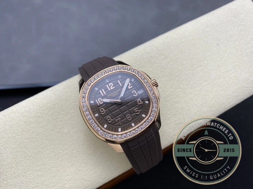Replica Aquanaut 5268/200R-010 Patek Philippe Luce 38.8 mm, Rose gold, Green Dial - Affordable Luxury Replica Timepiece