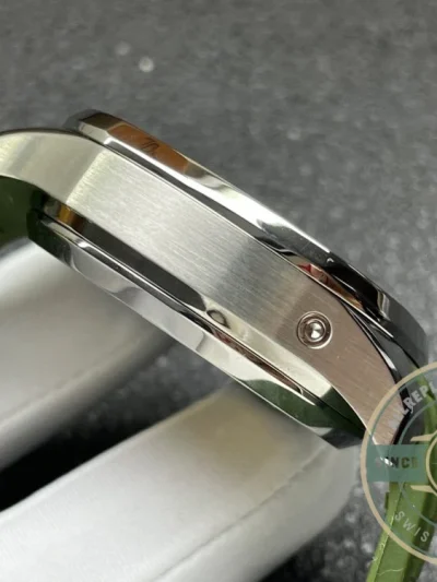 Replica Aquanaut 5968A-001 Patek Philippe Chronograph 42.2 mm, Steel, 5968A-001 Green Strap - Premium Super Clone Watch