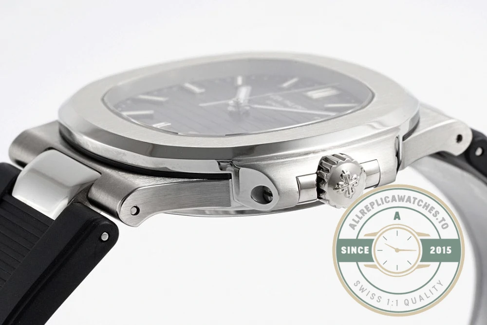 Replica Nautilus 5711-001 Patek Philippe 40 mm, Black Dial, Black Rubber - Swiss-Made Clone Watch