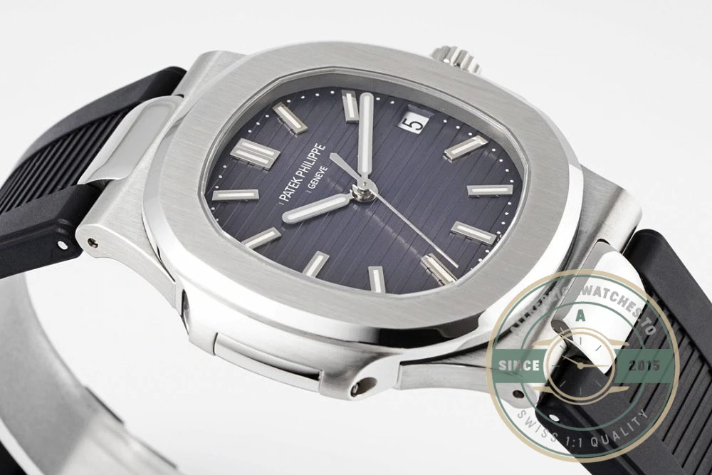 Replica Nautilus 5711-001 Patek Philippe 40 mm, Black Dial, Black Rubber - Swiss-Made Clone Watch