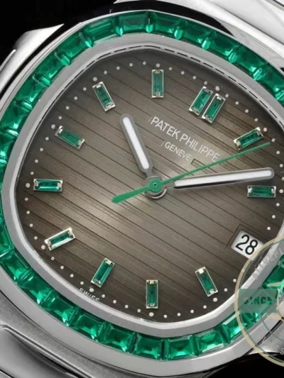 Replica Nautilus 5711/1A-018 Patek Philippe 40 mm, Stainless Steel Khaki Dial Iced out - Luxury Replica Watch