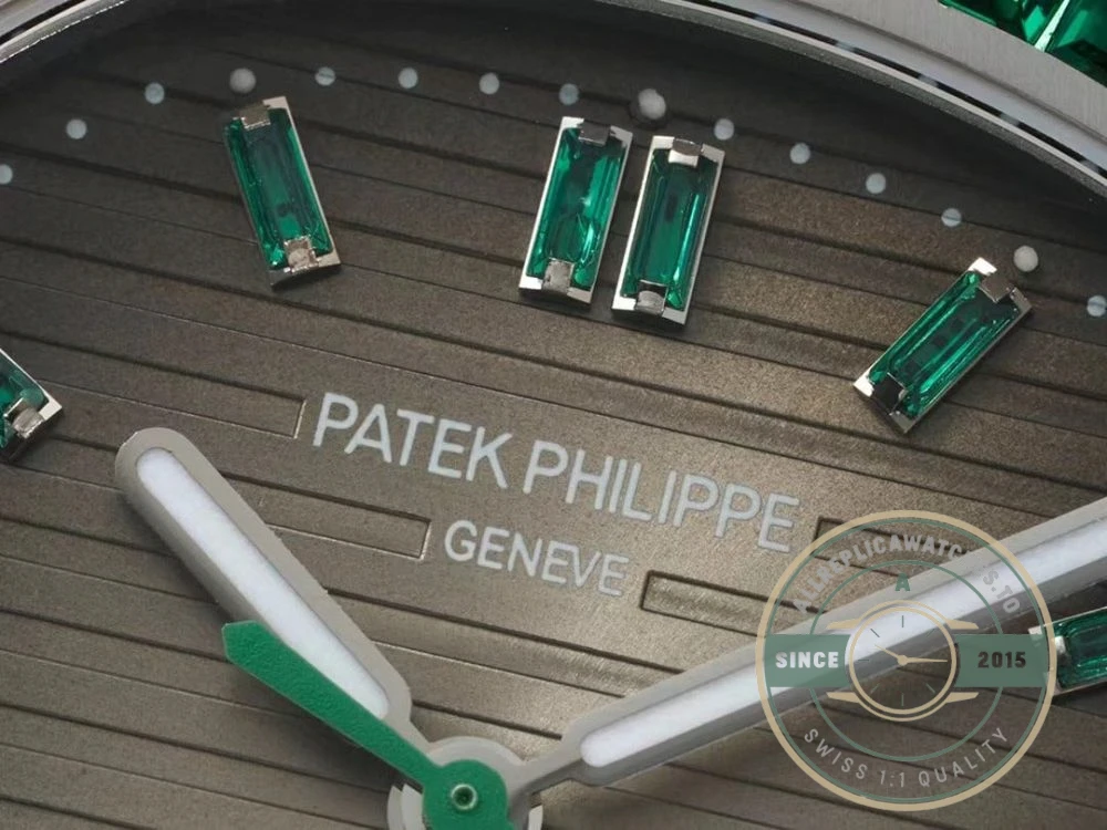 Replica Nautilus 5711/1A-018 Patek Philippe 40 mm, Stainless Steel Khaki Dial Iced out - Swiss-Made Clone Watch