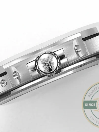 Replica Nautilus 5712G-001 Patek Philippe Moon phases. 40 mm, White gold, Dark Blue Dial - Premium Super Clone Watch