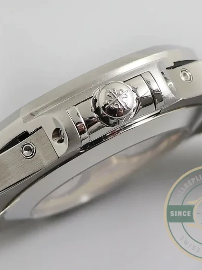 Replica Nautilus 5726/1A Annual Calendar, Moon phases 40.5 mm, Steel - Affordable Super Clone Watch