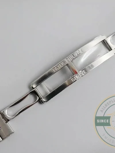 Replica Nautilus 5726/1A Annual Calendar, Moon phases 40.5 mm, Steel - Affordable Super Clone Watch
