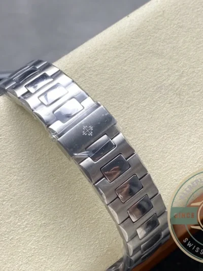 Replica Nautilus 5740/1G-001 Patek Philippe Perpetual Calendar 40 mm, White gold, White Dial - Budget Luxury Replica Watch