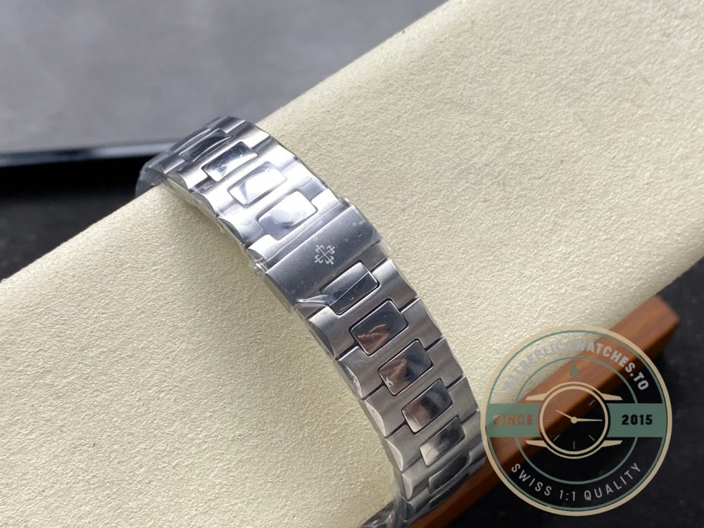 Replica Nautilus 5740/1G-001 Patek Philippe Perpetual Calendar 40 mm, White gold, White Dial - Budget Luxury Replica Watch