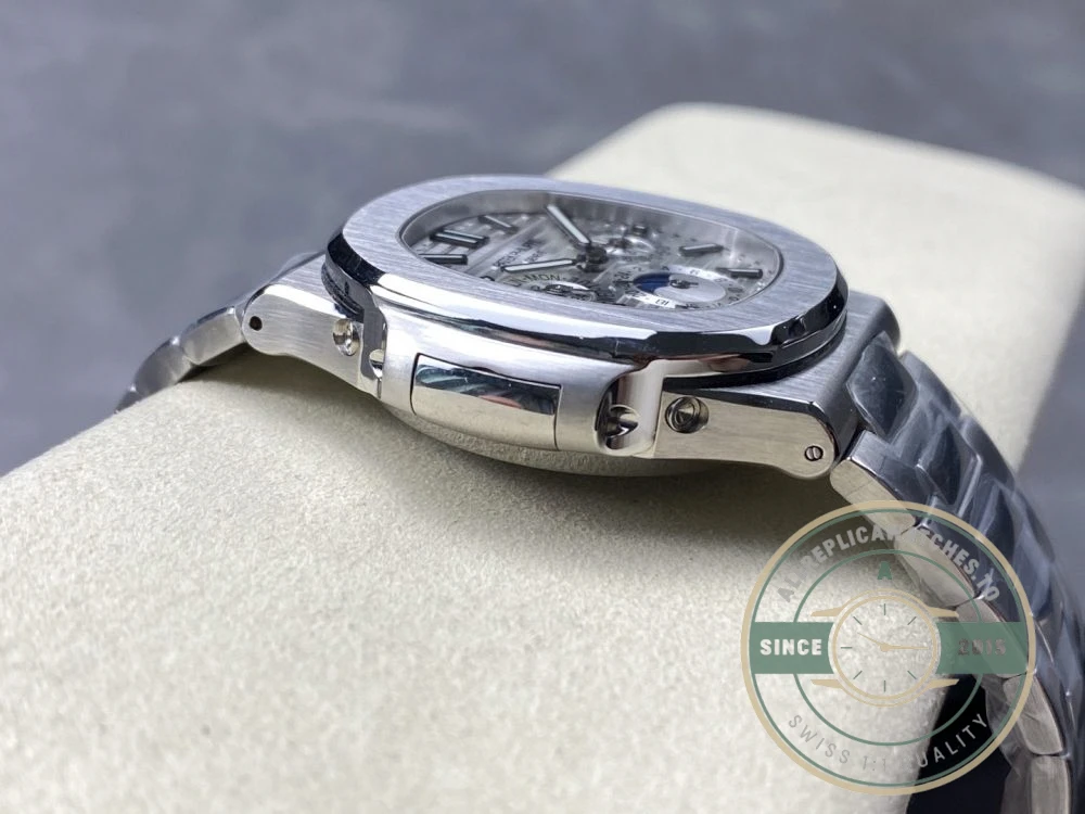 Replica Nautilus 5740/1G-001 Patek Philippe Perpetual Calendar 40 mm, White gold, White Dial - Affordable Luxury Replica Timepiece