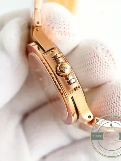 Replica Nautilus 7118/1300R-001 Patek Philippe “Ladies Automatic” 35.2 mm, Rose gold - Luxury Replica Watch
