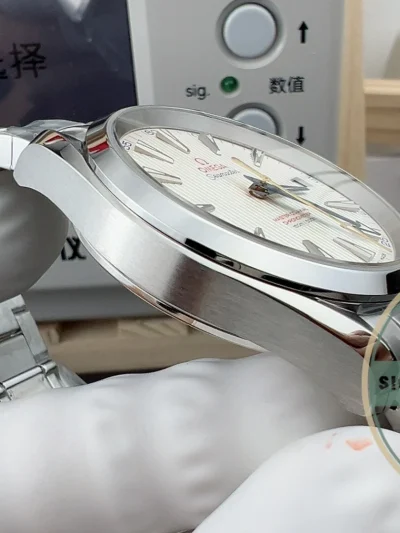 Replica Omega Seamaster White Dial 41.5mm 231.10.42.21.02.002 - Affordable Luxury Replica Timepiece