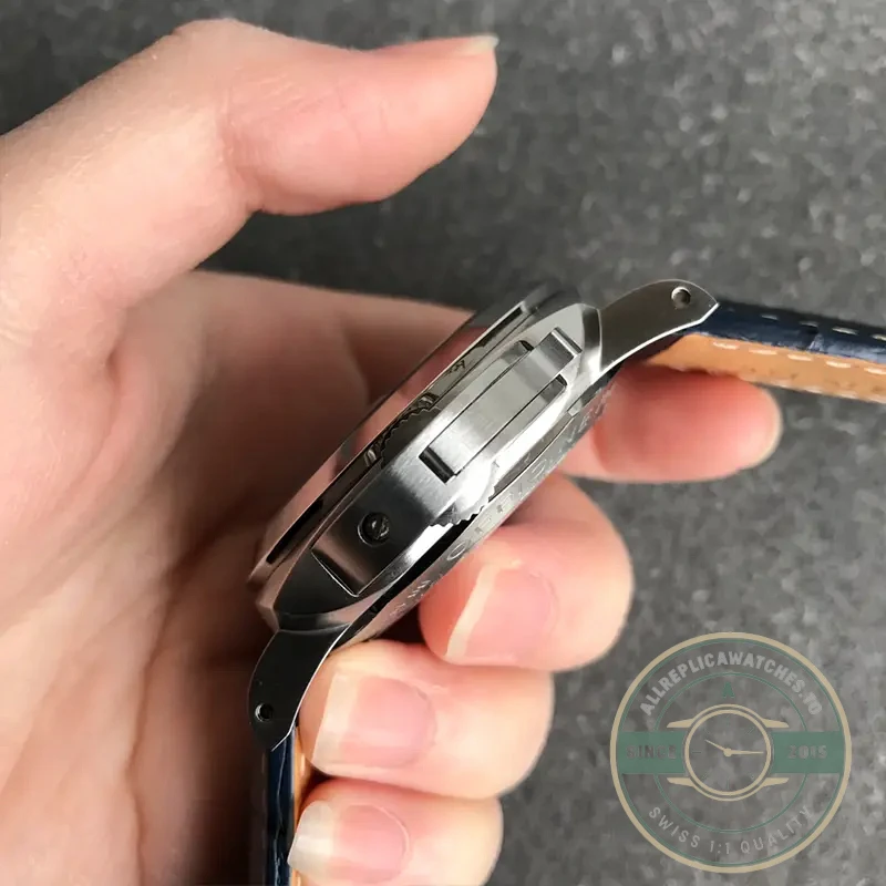 Replica Panerai Luminor 1950 GMT PAM 1033 - 1:1 Swiss Replica Watch
