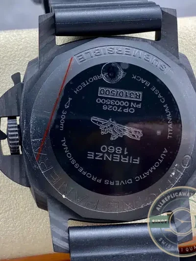 Replica Panerai Submersible Carbotech PAM616 - Luxury Replica Watch