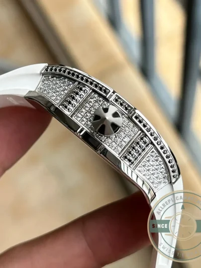 Replica Richard Mille 67-01 Titanium Diamonds Automatic Winding - Swiss-Made Clone Watch