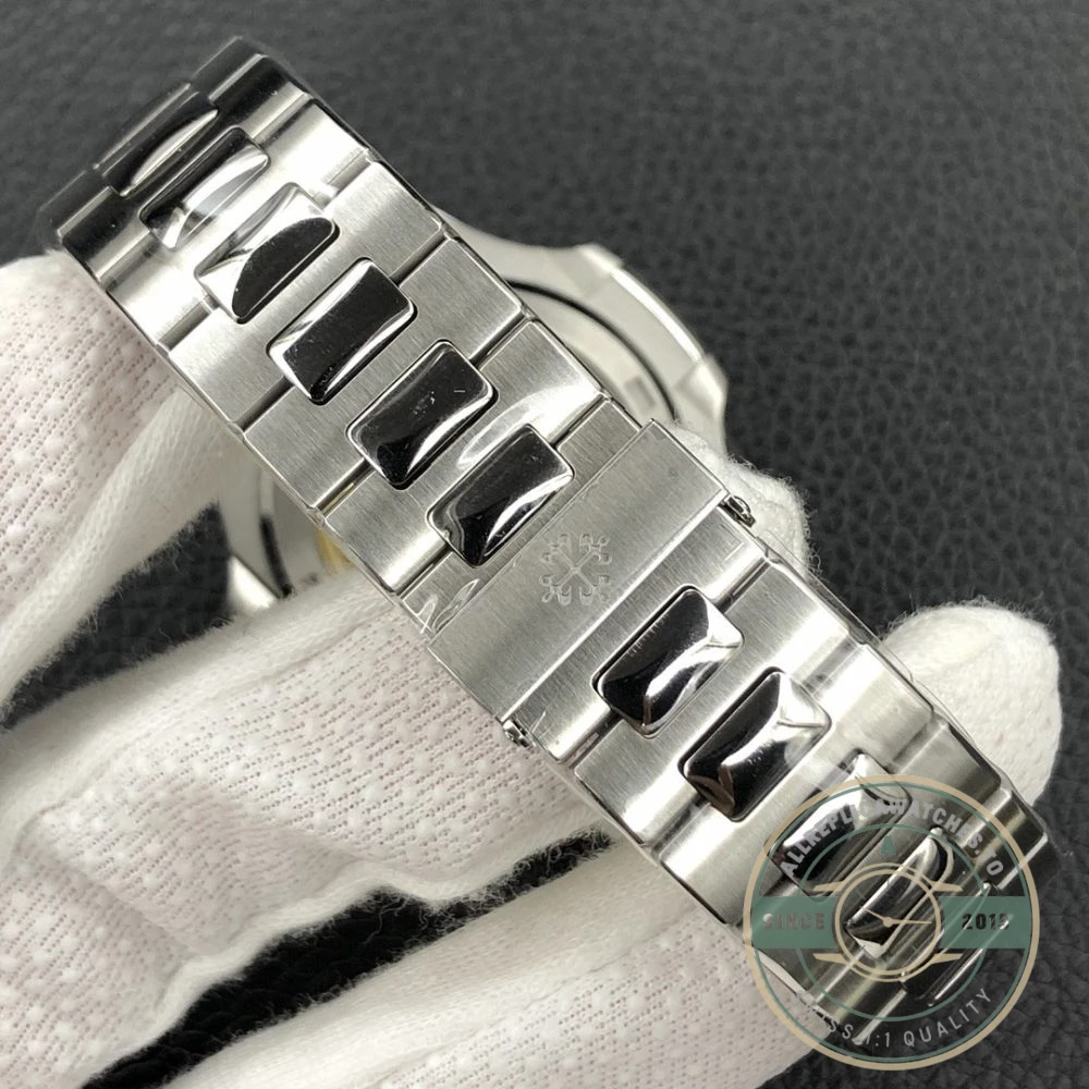 Replica Tiffany & Co Nautilus 5711/1A 40 mm, Stainless Steel - Swiss-Made Clone Watch