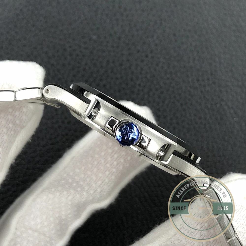 Replica Tiffany & Co Nautilus 5711/1A 40 mm, Stainless Steel - Affordable Super Clone Watch