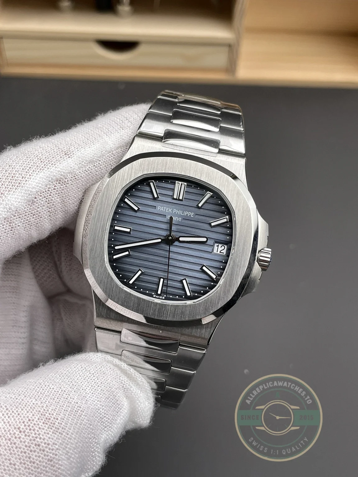 Replica Nautilus 5711/1A-010 Patek Philippe 40 mm, Stainless Steel, Dark Blue Dial